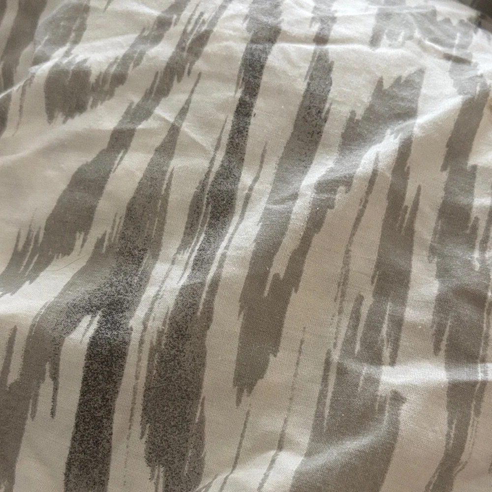 West Elm Woodgrain Ikat Duvet Cover king - Cream grey